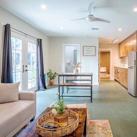 Serene 1 Bed Guest House With Patio Sleeps 6 Los Angeles Exteriör bild