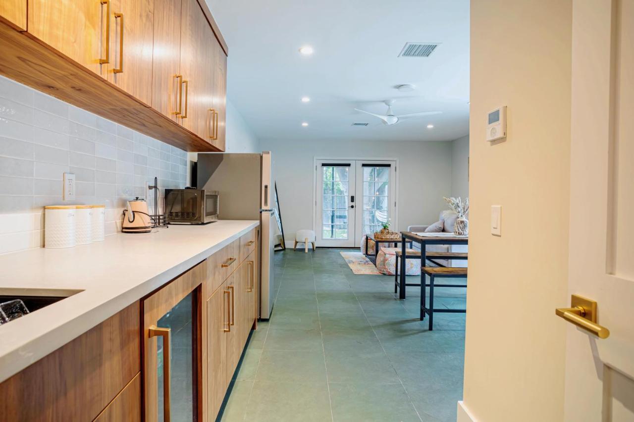 Serene 1 Bed Guest House With Patio Sleeps 6 Los Angeles Exteriör bild