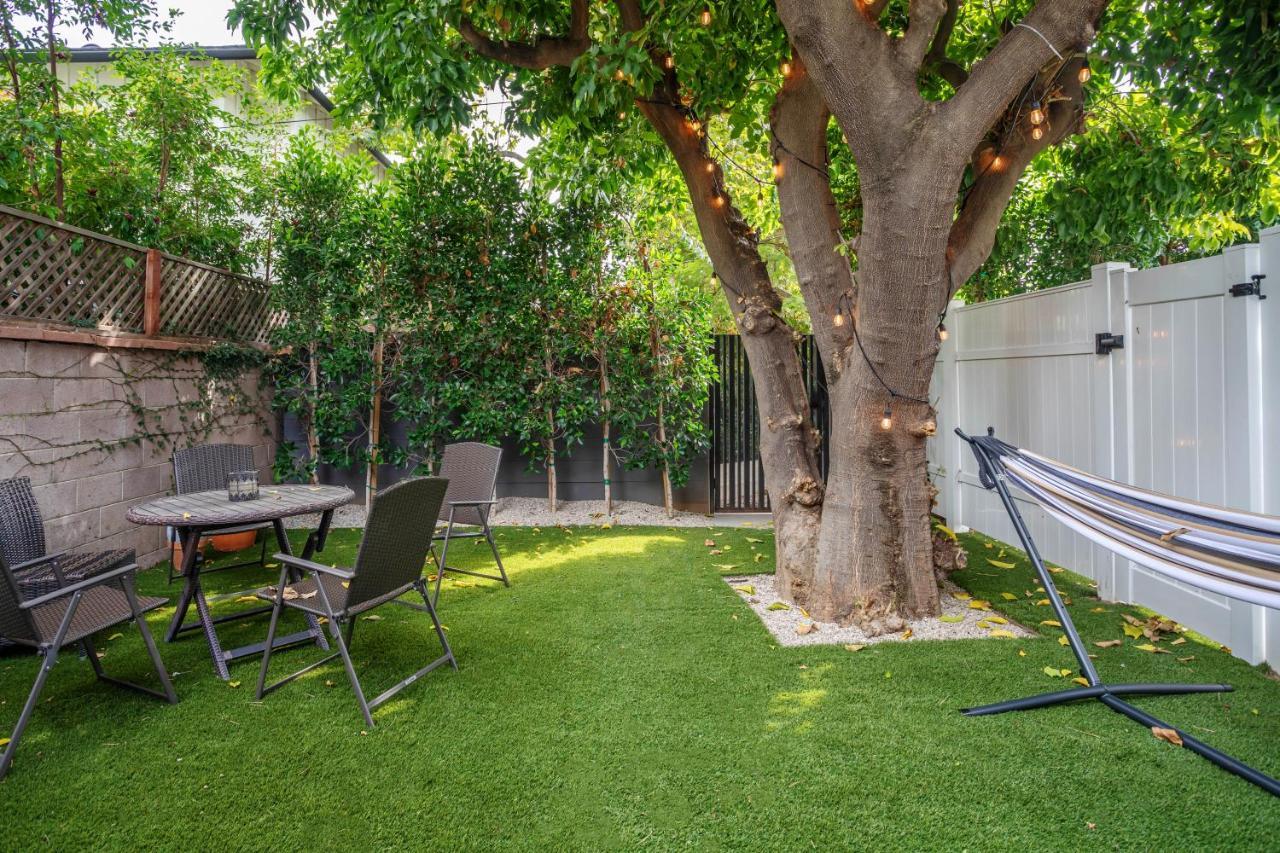 Serene 1 Bed Guest House With Patio Sleeps 6 Los Angeles Exteriör bild