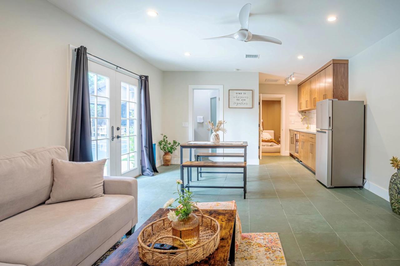 Serene 1 Bed Guest House With Patio Sleeps 6 Los Angeles Exteriör bild