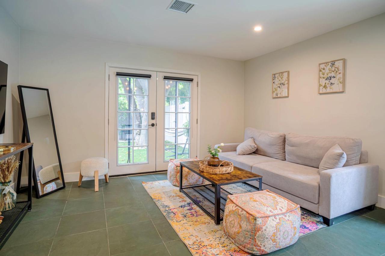 Serene 1 Bed Guest House With Patio Sleeps 6 Los Angeles Exteriör bild