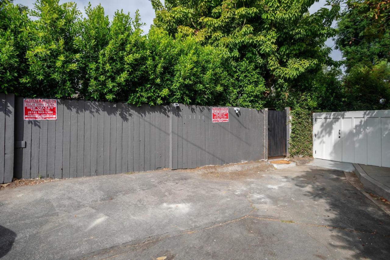 Serene 1 Bed Guest House With Patio Sleeps 6 Los Angeles Exteriör bild