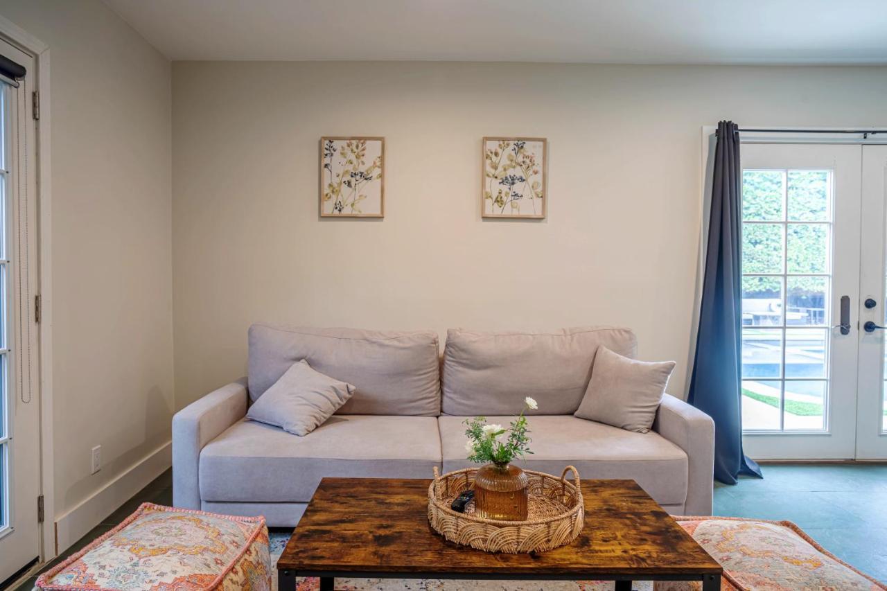 Serene 1 Bed Guest House With Patio Sleeps 6 Los Angeles Exteriör bild