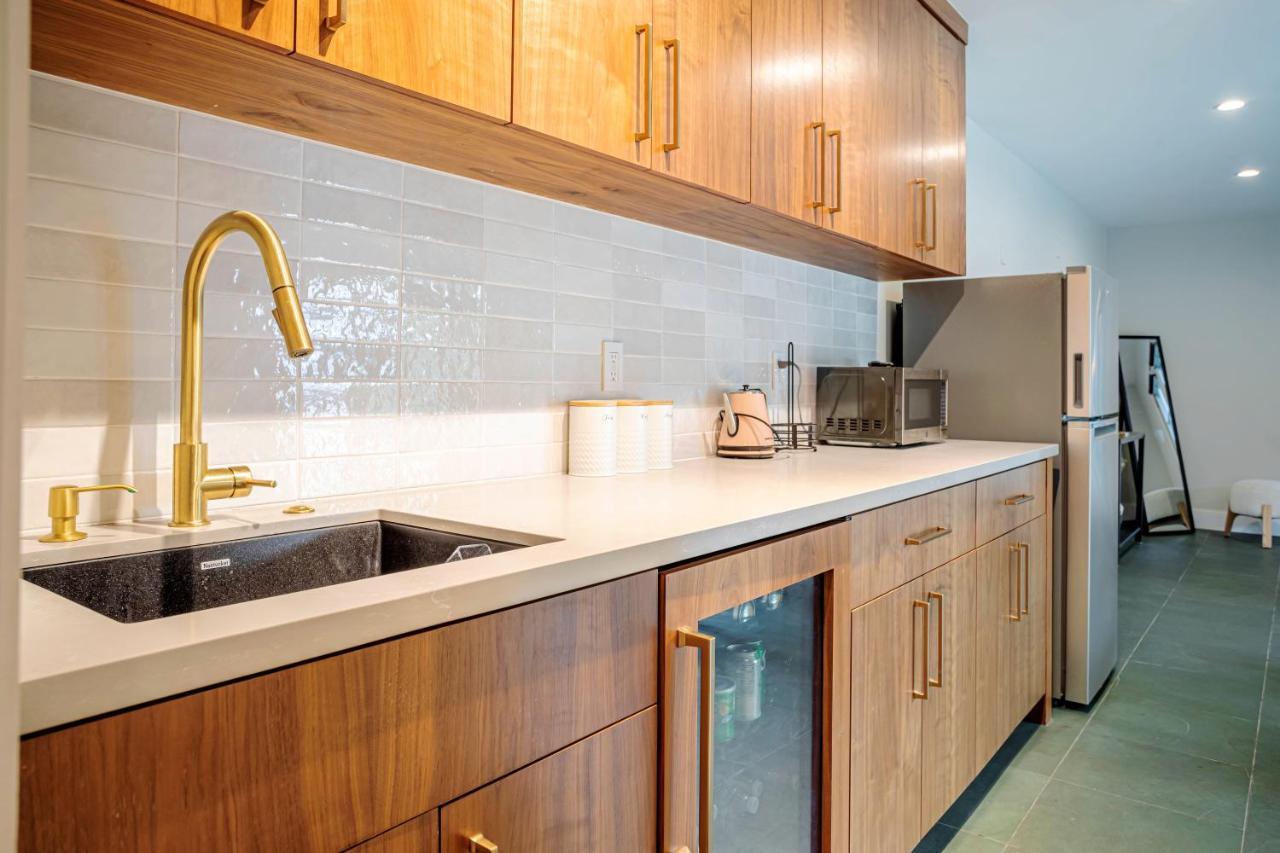 Serene 1 Bed Guest House With Patio Sleeps 6 Los Angeles Exteriör bild