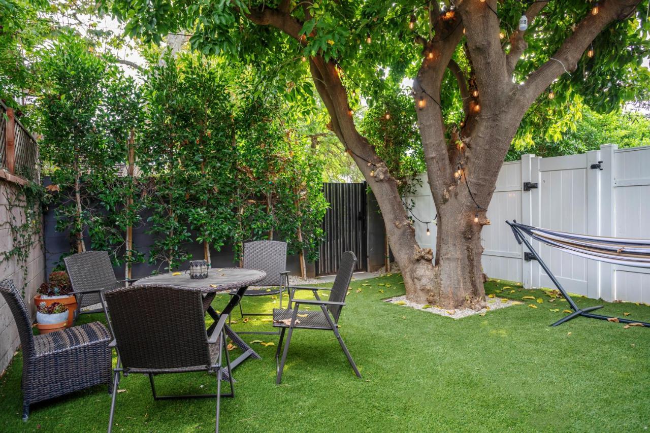 Serene 1 Bed Guest House With Patio Sleeps 6 Los Angeles Exteriör bild